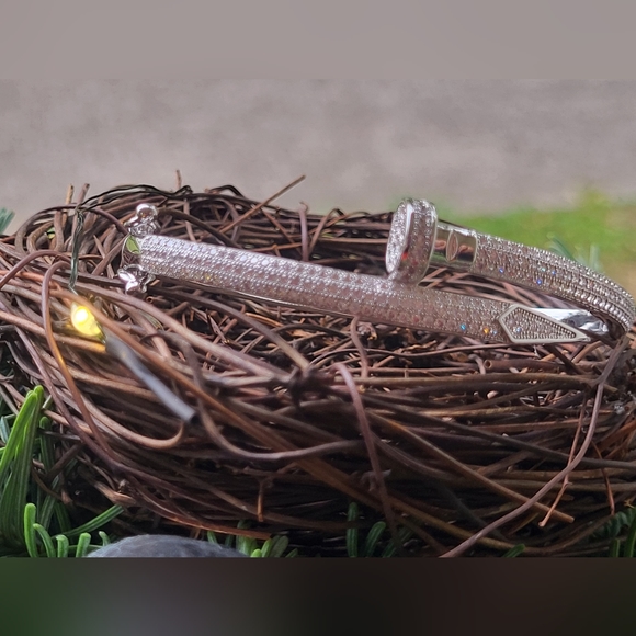 BRAND NEW Rhinestone Nail Bracelet - Picture 8 of 9
